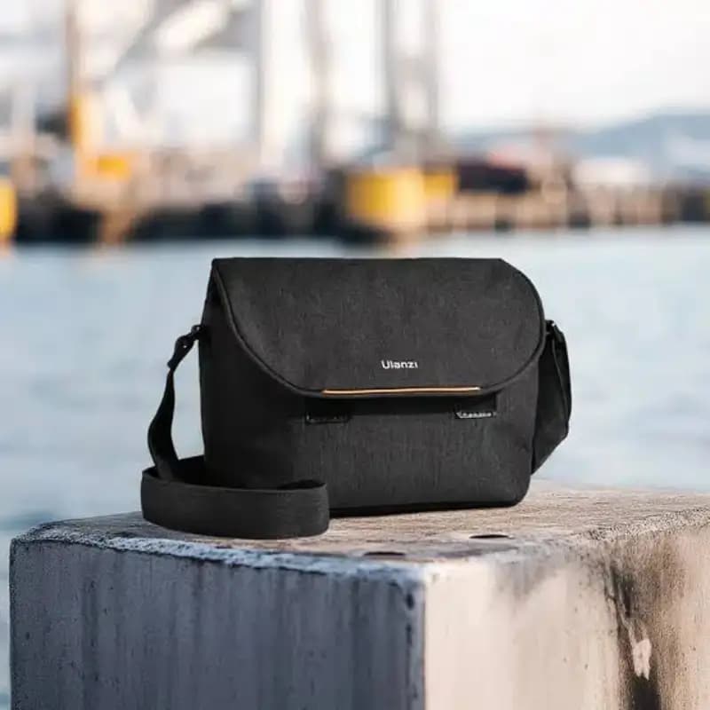 Ulanzi F02 Waterproof Camera Sling Bag with Detachable Divider Ulanzi F02 Waterproof Camera Sling Bag with Detachable Divider