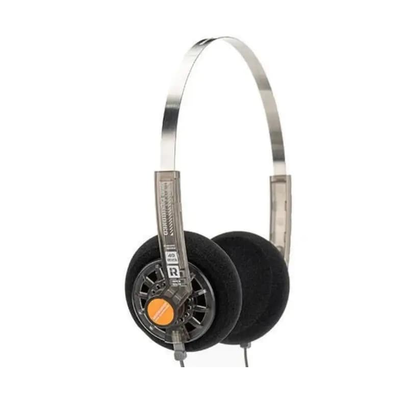 Close-up of MOONDROP headphone's 40mm dynamic driver and diaphragm
